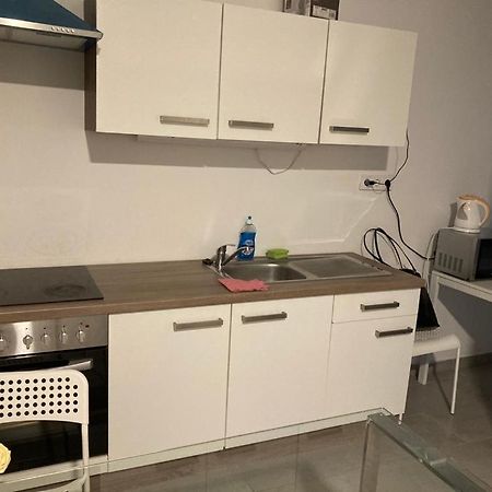 סזומבאת'לי Downtown Modern 3 Bedrroom+ Living Room Apartment Wesselenyi 1.3 מראה חיצוני תמונה